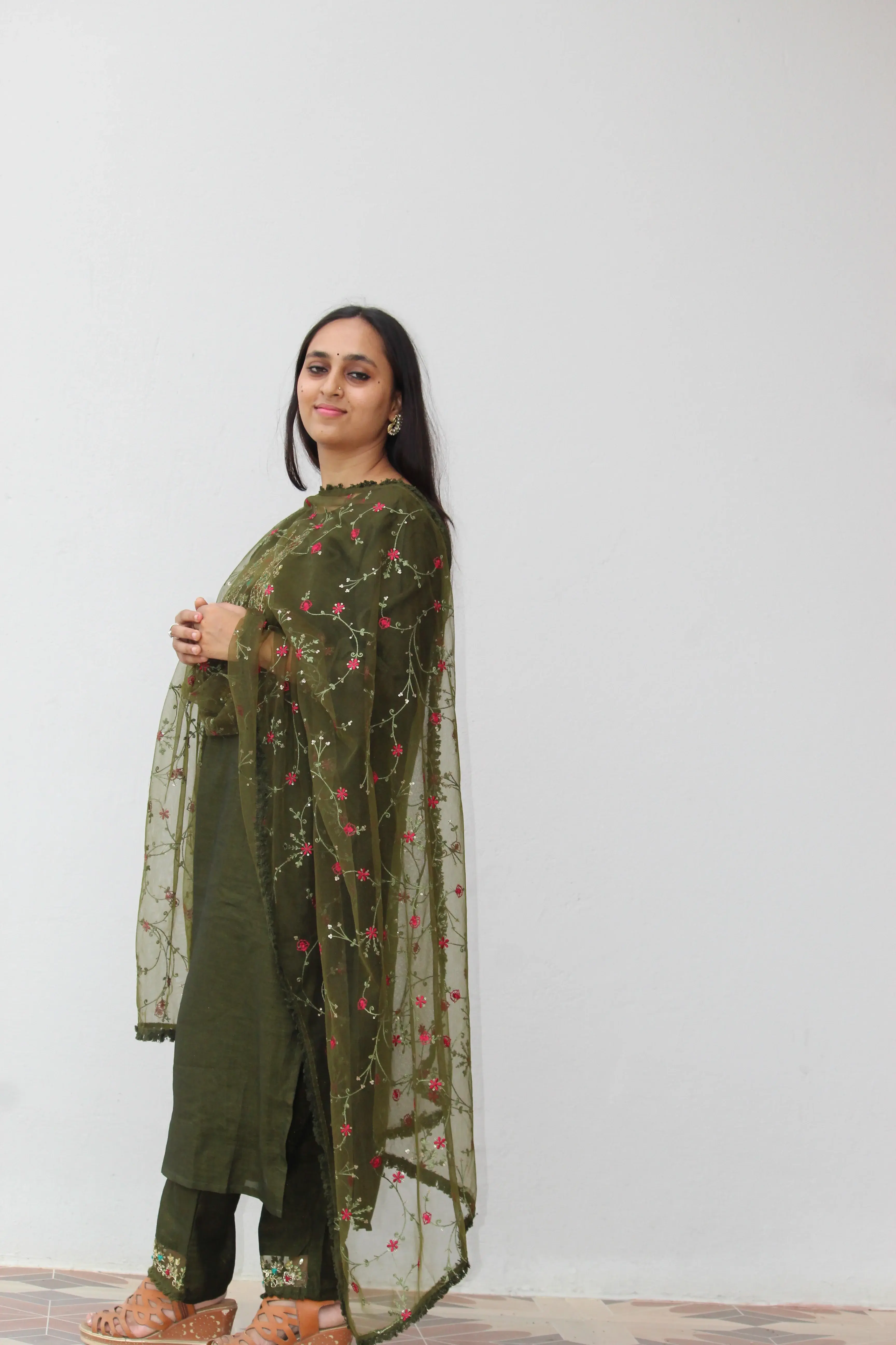 /storage/photos/1/Products/Suit/mehendi suit (7).webp